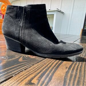 Blondo Women’s Suede Boots size 10
